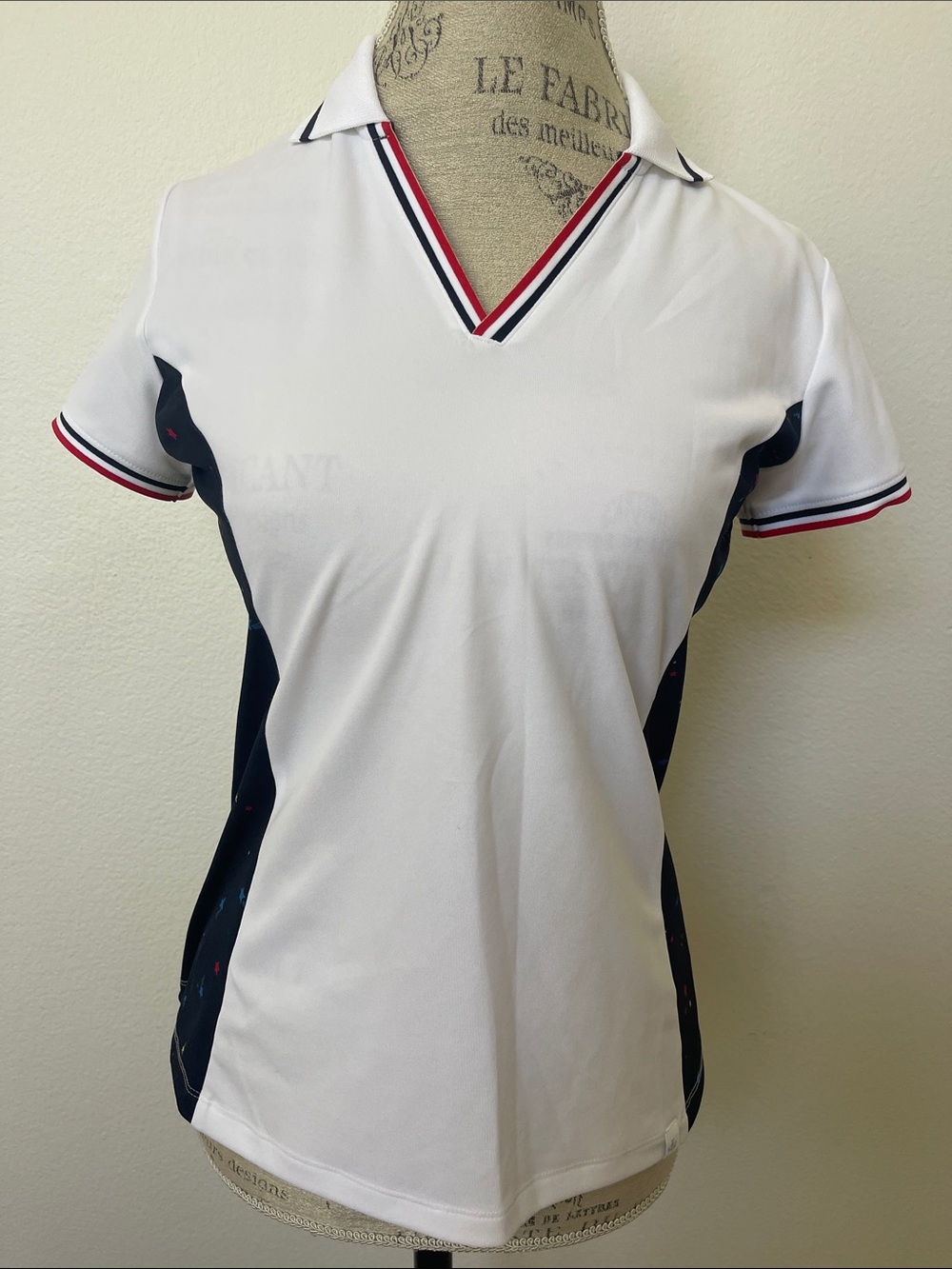 Lady Hagen 🏌️⛳️Golf Polo White V-Neck Polo Tee w/Navy & Red Trim ~ Small NWT